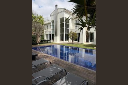 Piscina de casa à venda com 4 quartos, 900m² em Jardim Guedala, São Paulo