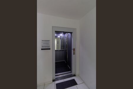 Apartamento à venda com 67m², 3 quartos e sem vagaÁrea Comum - Elevador