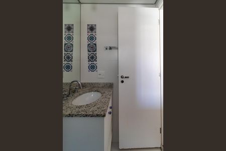 Apartamento à venda com 128m², 3 quartos e 3 vagas Apartamento à venda com 128m², 3 quartos e 3 vagasBanheiro da Suíte 2