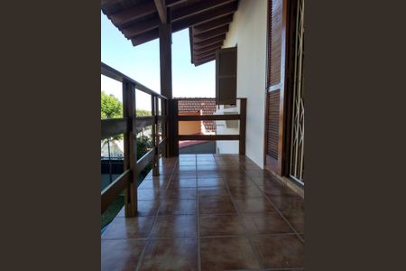 Casa à venda com 200m², 4 quartos e 3 vagasVaranda