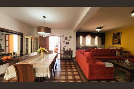 Casa à venda com 468m², 3 quartos e 4 vagasSala