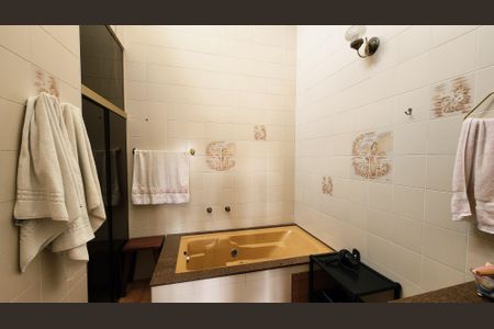 Casa à venda com 468m², 3 quartos e 4 vagasBanheiro Social