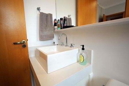 Apartamento à venda com 129m², 3 quartos e 2 vagasBanheiro da Suíte 2