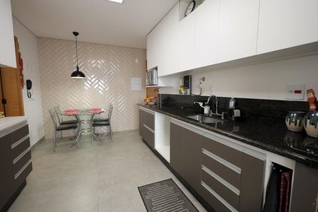 Apartamento à venda com 129m², 3 quartos e 2 vagasCozinha
