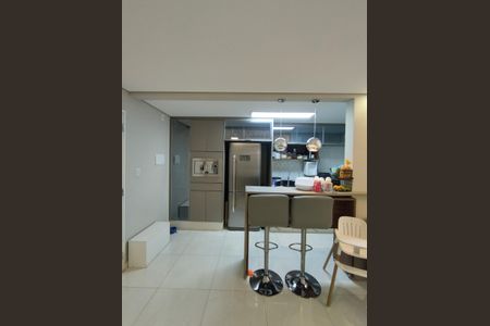 Apartamento à venda com 85m², 2 quartos e 2 vagasCozinha 