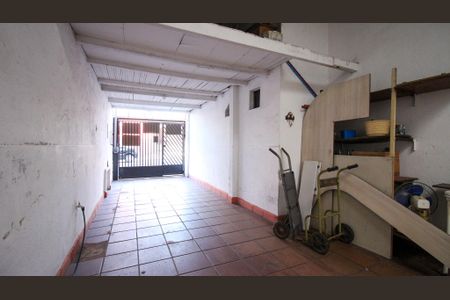 Casa à venda com 500m², 2 quartos e 2 vagas Casa à venda com 500m², 2 quartos e 2 vagasÁrea comum