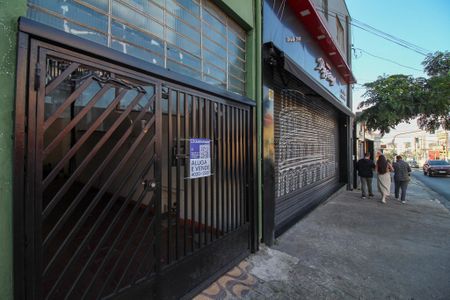 Casa à venda com 500m², 2 quartos e 2 vagas Casa à venda com 500m², 2 quartos e 2 vagasFachada/Placa