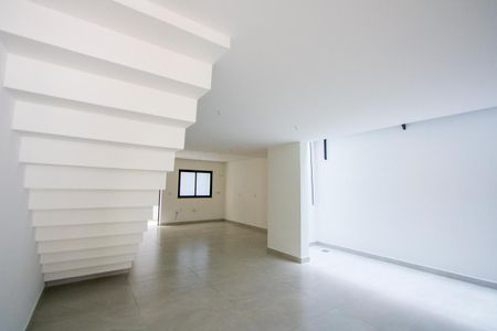 Casa à venda com 229m², 3 quartos e 3 vagasSala