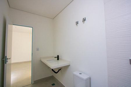 Casa à venda com 229m², 3 quartos e 3 vagasBanheiro do quarto 2