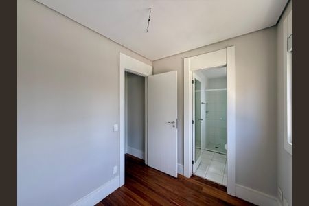 Apartamento à venda com 138m², 3 quartos e 2 vagasSuíte 2