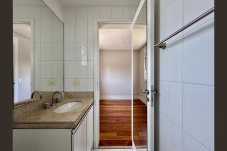 Apartamento à venda com 138m², 3 quartos e 2 vagasBanheiro Suíte 2