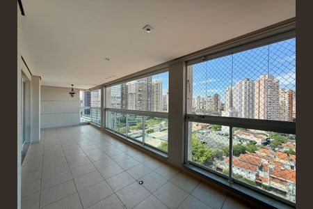 Apartamento à venda com 138m², 3 quartos e 2 vagasVaranda