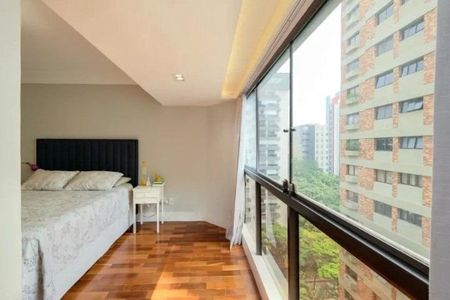 Apartamento à venda com 3 quartos, 206m² em Vila Nova Conceição, São Paulo
