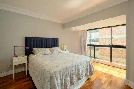 Apartamento à venda com 3 quartos, 206m² em Vila Nova Conceição, São Paulo