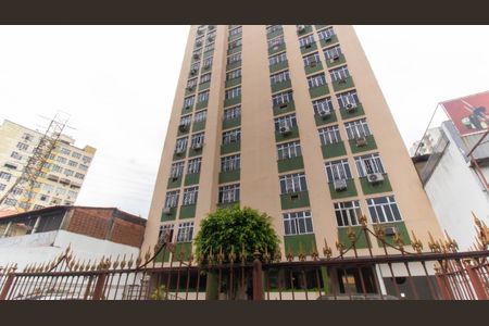 Apartamento à venda com 75m², 3 quartos e 1 vaga Apartamento à venda com 75m², 3 quartos e 1 vagaFachada