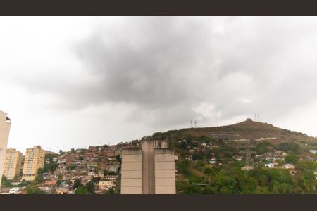 Apartamento à venda com 75m², 3 quartos e 1 vaga Apartamento à venda com 75m², 3 quartos e 1 vagaVista do Quarto 2