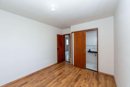 Apartamento à venda com 150m², 3 quartos e 2 vagas Apartamento à venda com 150m², 3 quartos e 2 vagasSuíte