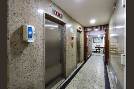 Apartamento à venda com 60m², 2 quartos e 1 vaga Apartamento à venda com 60m², 2 quartos e 1 vagaFachada e portaria