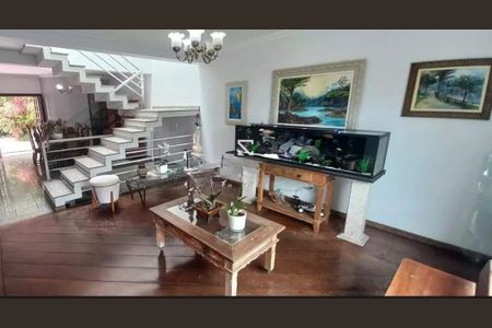 Casa à venda com 4 quartos, 265m² em Parque dos Passaros, São Bernardo do Campo