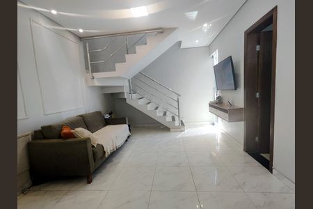 Casa para alugar com 160m², 3 quartos e 2 vagasSala