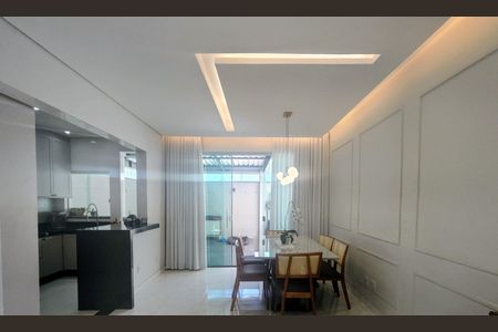 Casa para alugar com 160m², 3 quartos e 2 vagasSala