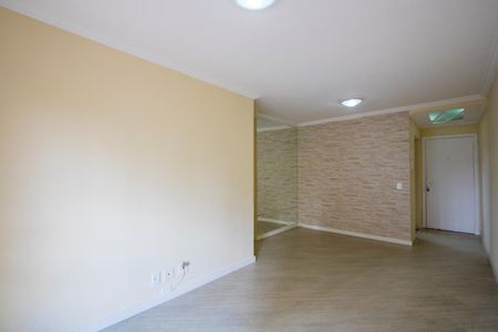 Sala de apartamento para alugar com 3 quartos, 75m² em Vila Gilda, Santo André