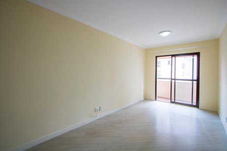 Sala de apartamento para alugar com 3 quartos, 75m² em Vila Gilda, Santo André