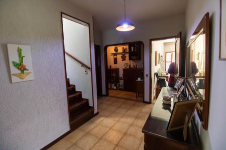 Casa à venda com 289m², 3 quartos e 4 vagas Casa à venda com 289m², 3 quartos e 4 vagasHall