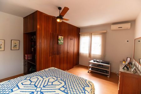 Casa à venda com 289m², 3 quartos e 4 vagas Casa à venda com 289m², 3 quartos e 4 vagasQuarto 2