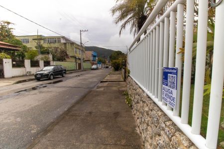 Casa à venda com 289m², 3 quartos e 4 vagas Casa à venda com 289m², 3 quartos e 4 vagasPlaquinha