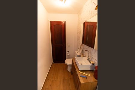 Casa à venda com 289m², 3 quartos e 4 vagas Casa à venda com 289m², 3 quartos e 4 vagasBanheiro Social 2