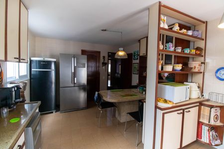 Casa à venda com 289m², 3 quartos e 4 vagas Casa à venda com 289m², 3 quartos e 4 vagasCozinha