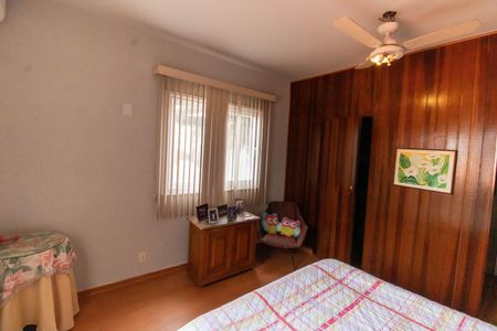 Casa à venda com 289m², 3 quartos e 4 vagas Casa à venda com 289m², 3 quartos e 4 vagasQuarto 3