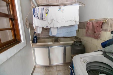 Casa à venda com 289m², 3 quartos e 4 vagas Casa à venda com 289m², 3 quartos e 4 vagasÁrea de Serviço