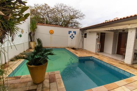 Casa à venda com 289m², 3 quartos e 4 vagas Casa à venda com 289m², 3 quartos e 4 vagasÁrea externa