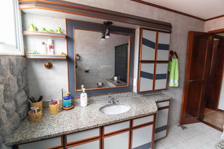 Casa à venda com 289m², 3 quartos e 4 vagas Casa à venda com 289m², 3 quartos e 4 vagasBanheiro Social