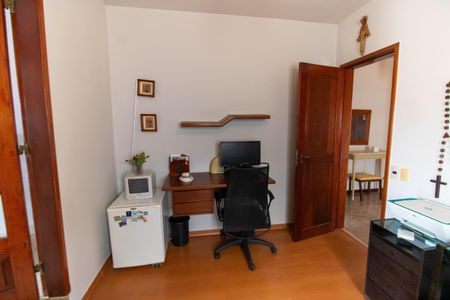 Casa à venda com 289m², 3 quartos e 4 vagas Casa à venda com 289m², 3 quartos e 4 vagasEscritório