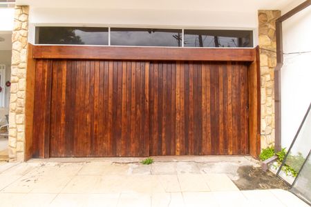 Casa à venda com 289m², 3 quartos e 4 vagas Casa à venda com 289m², 3 quartos e 4 vagasGaragem