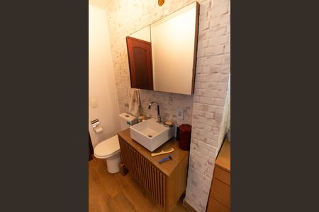 Casa à venda com 289m², 3 quartos e 4 vagas Casa à venda com 289m², 3 quartos e 4 vagasBanheiro Social 2