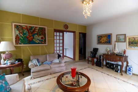 Casa à venda com 289m², 3 quartos e 4 vagas Casa à venda com 289m², 3 quartos e 4 vagasSala 1