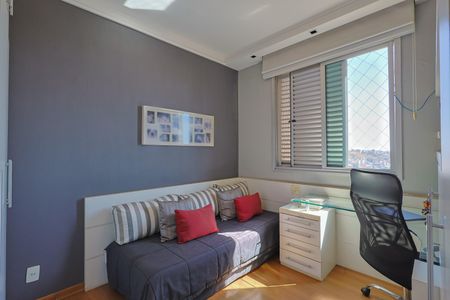 Apartamento à venda com 246m², 4 quartos e 4 vagas Apartamento à venda com 246m², 4 quartos e 4 vagasQuarto 2