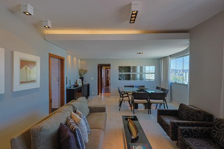 Apartamento à venda com 246m², 4 quartos e 4 vagas Apartamento à venda com 246m², 4 quartos e 4 vagasSala