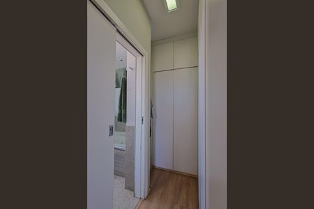 Apartamento à venda com 246m², 4 quartos e 4 vagas Apartamento à venda com 246m², 4 quartos e 4 vagasBanheiro da Suíte