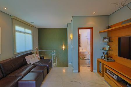 Sala 2 de apartamento à venda com 4 quartos, 246m² em Nova Floresta, Belo Horizonte