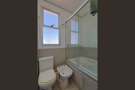 Apartamento à venda com 246m², 4 quartos e 4 vagas Apartamento à venda com 246m², 4 quartos e 4 vagasBanheiro da Suíte