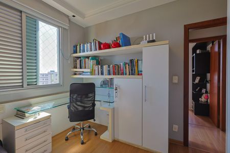 Apartamento à venda com 246m², 4 quartos e 4 vagas Apartamento à venda com 246m², 4 quartos e 4 vagasQuarto 2