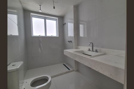 Apartamento à venda com 384m², 4 quartos e 4 vagas Apartamento à venda com 384m², 4 quartos e 4 vagasBanheiro da Suíte 3