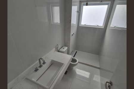 Apartamento à venda com 384m², 4 quartos e 4 vagas Apartamento à venda com 384m², 4 quartos e 4 vagasBanheiro da Suíte 4