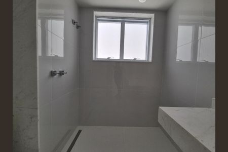 Apartamento à venda com 384m², 4 quartos e 4 vagas Apartamento à venda com 384m², 4 quartos e 4 vagasBanheiro 2 da Suíte 2