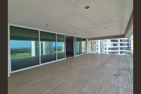 Apartamento à venda com 384m², 4 quartos e 4 vagas Apartamento à venda com 384m², 4 quartos e 4 vagasVaranda